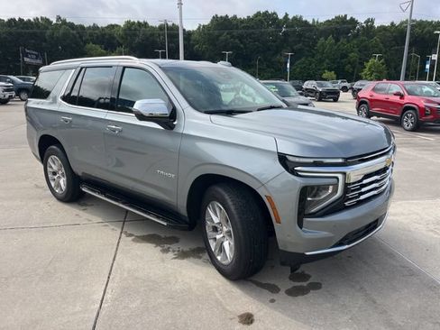 Used 2025 Chevrolet Tahoe Premier RWD image 12