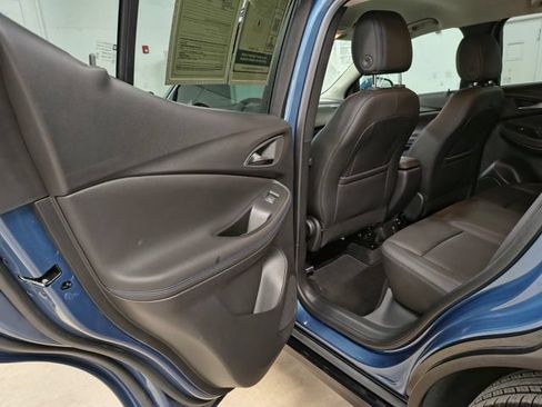 Used 2025 Buick Encore GX Sport Touring w/ Advanced Technology Package FWD image 13