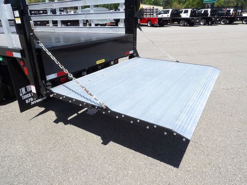 Used 2021 RAM 5500 Tradesman w/ Chrome Appearance Group image 48