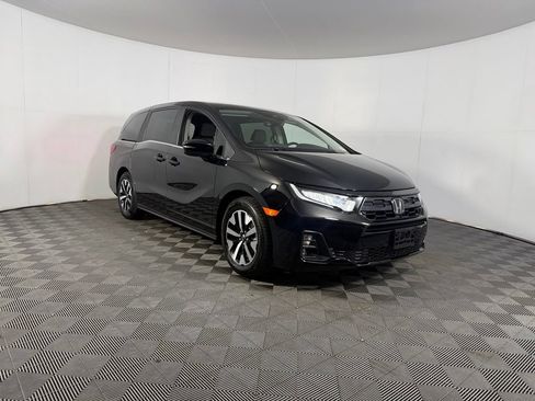 Used 2025 Honda Odyssey EX-L image 3