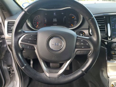 Used 2019 Jeep Grand Cherokee Limited image 25