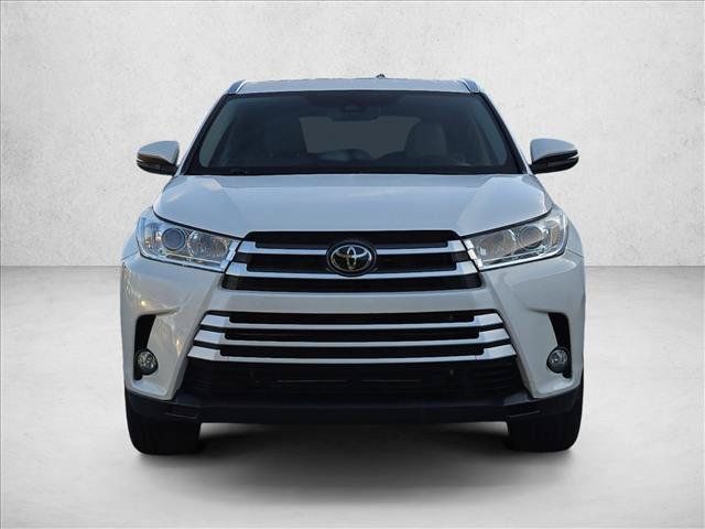 Used 2018 Toyota Highlander XLE AWD/4WD image 2