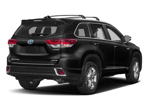 Used 2017 Toyota Highlander Limited Platinum image 3
