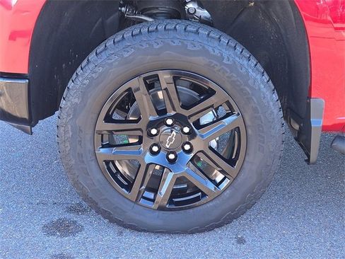 Used 2025 Chevrolet Silverado 1500 LT Trail Boss w/ Convenience Package II image 11