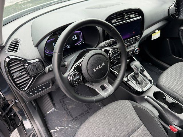 Certified 2025 Kia Soul EX FWD image 15