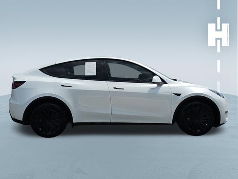 Used 2023 Tesla Model Y Long Range AWD/4WD image 3