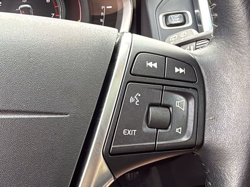 Used 2017 Volvo XC60 T5 Dynamic w/ Preferred Option Package FWD image 29