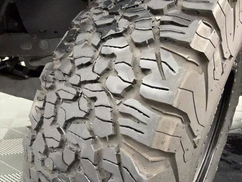 Certified 2019 Toyota Tacoma TRD Sport image 35