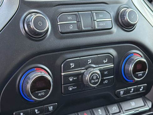 Used 2021 Chevrolet Silverado 3500 LTZ w/ LTZ Texas Edition image 28