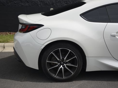 Used 2023 Toyota GR86 RWD image 32
