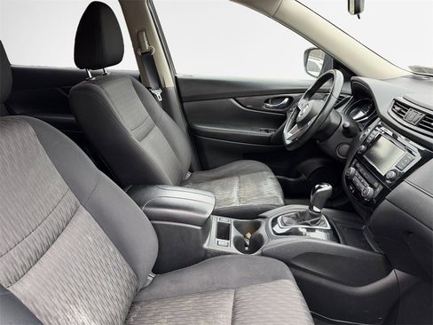 Used 2018 Nissan Rogue SV w/ Premium Package image 29