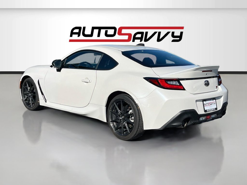 Used 2023 Toyota GR86 Premium w/ ALL Weather Mat Package (TMS) RWD image 5