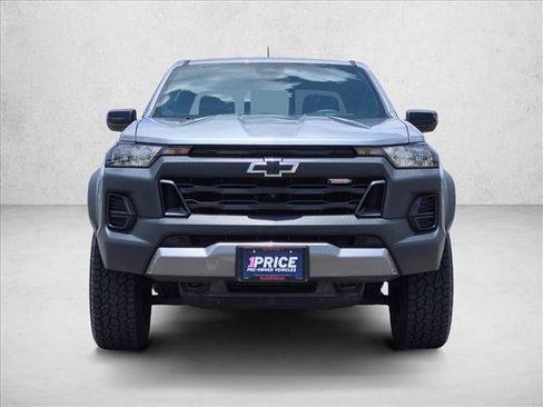 Used 2023 Chevrolet Colorado Trail Boss w/ Technology Package AWD/4WD image 2