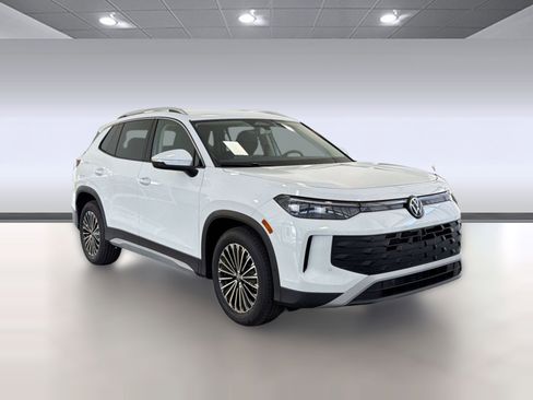 New 2026 Volkswagen Tiguan S FWD image 7