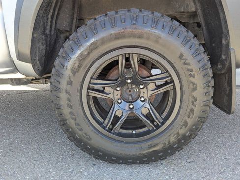 Used 2018 Toyota Tacoma TRD Off-Road AWD/4WD image 27