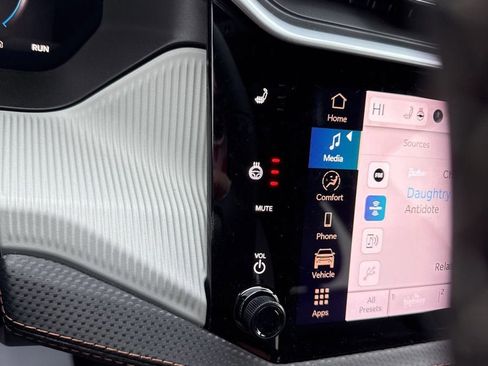 New 2026 Jeep Cherokee Limited image 18