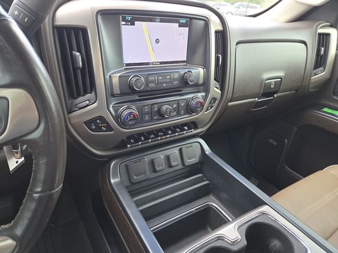 Used 2018 GMC Sierra 2500 Denali w/ Duramax Plus Package AWD/4WD image 30