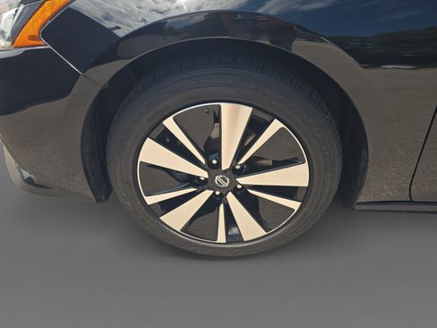 Used 2022 Nissan Altima 2.5 SV FWD image 10