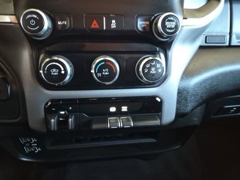 Used 2024 RAM 2500 Big Horn AWD/4WD image 31
