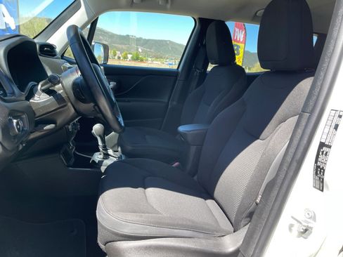 Used 2020 Jeep Renegade Altitude FWD image 15