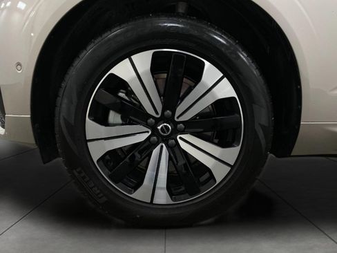 Used 2024 Volvo XC60 T8 Plus w/ Climate Package image 12