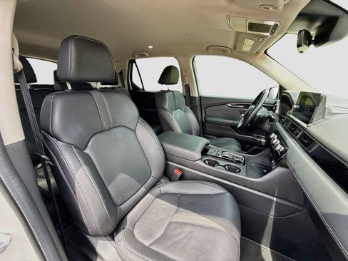 Used 2025 Honda Pilot EX-L image 32
