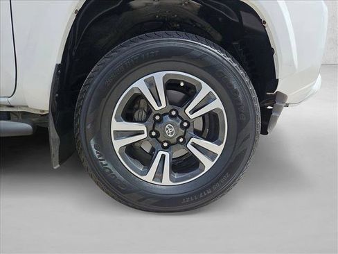 Used 2019 Toyota Tacoma TRD Sport w/ Technology Package RWD image 22