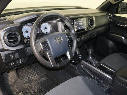 Used 2020 Toyota Tacoma TRD Off-Road image 26