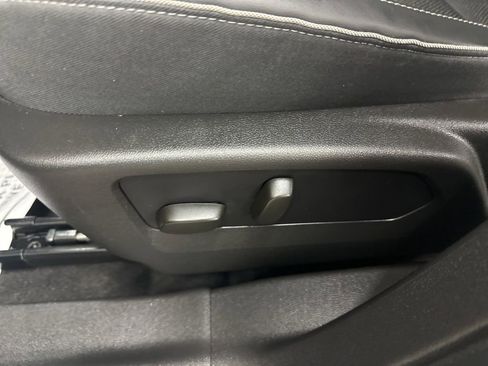 Used 2022 Buick Envision Essence w/ Safety Package image 36