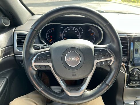 Used 2022 Jeep Grand Cherokee Limited image 16