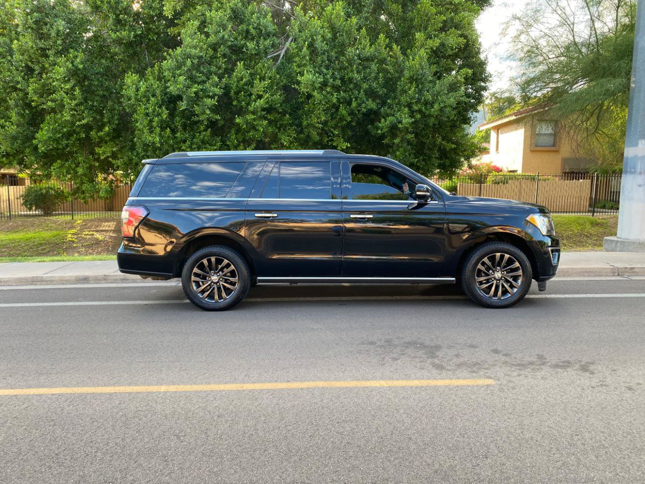 Used 2019 Ford Expedition Max Limited RWD image 6