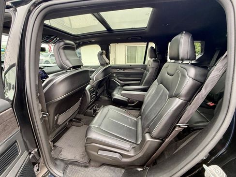 Used 2021 Jeep Grand Cherokee L Overland w/ Luxury Tech Group IV AWD/4WD image 12