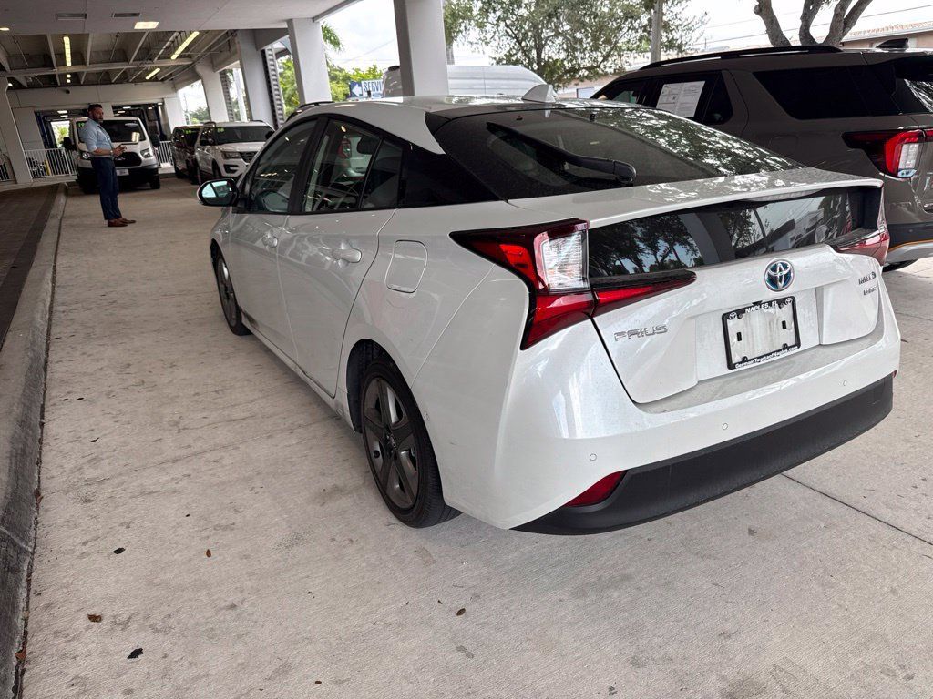 Used 2022 Toyota Prius Limited FWD image 7