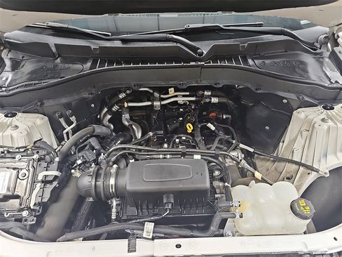 Used 2021 Ford Explorer XLT w/ Equipment Group 202A image 30