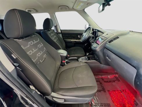 Used 2012 Kia Soul + FWD image 25