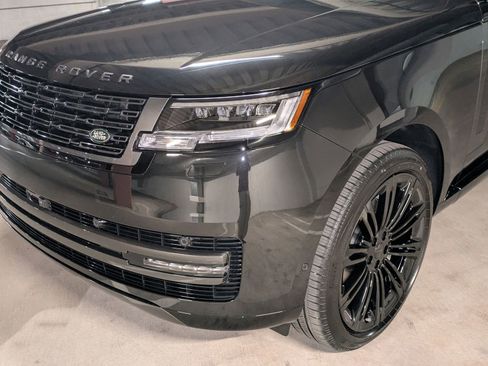 New 2026 Land Rover Range Rover Long Wheelbase SE AWD/4WD image 10