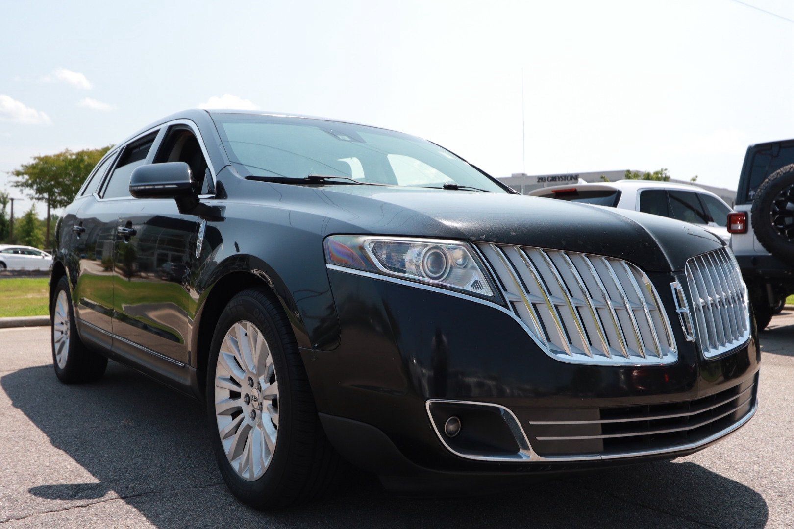 Used 2012 Lincoln MKT FWD image 7