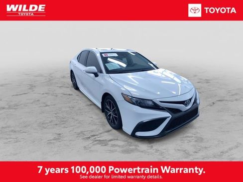Certified 2023 Toyota Camry SE image 3
