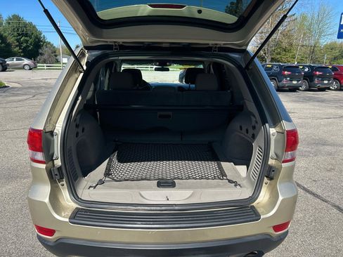 Used 2011 Jeep Grand Cherokee Laredo AWD/4WD image 20