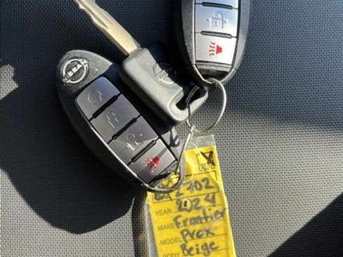 Used 2024 Nissan Frontier Pro-X w/ Pro Convenience Package image 24