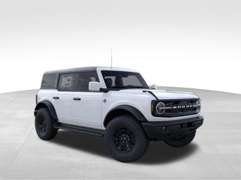 New 2026 Ford Bronco Outer Banks w/ Sasquatch Package image 8
