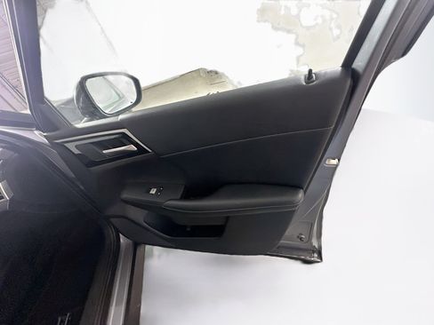 Used 2023 Mitsubishi Outlander SE image 33