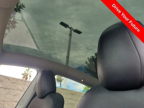 Used 2021 Tesla Model Y Long Range AWD/4WD image 14