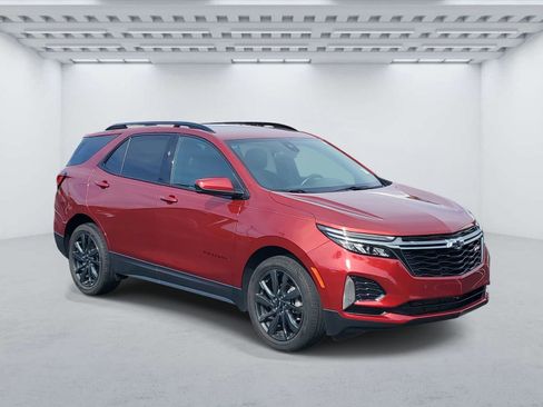 Used 2023 Chevrolet Equinox RS FWD image 1