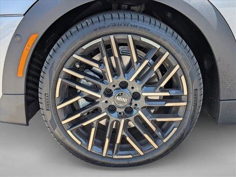 Used 2025 MINI Cooper 2-Door Hardtop FWD image 24