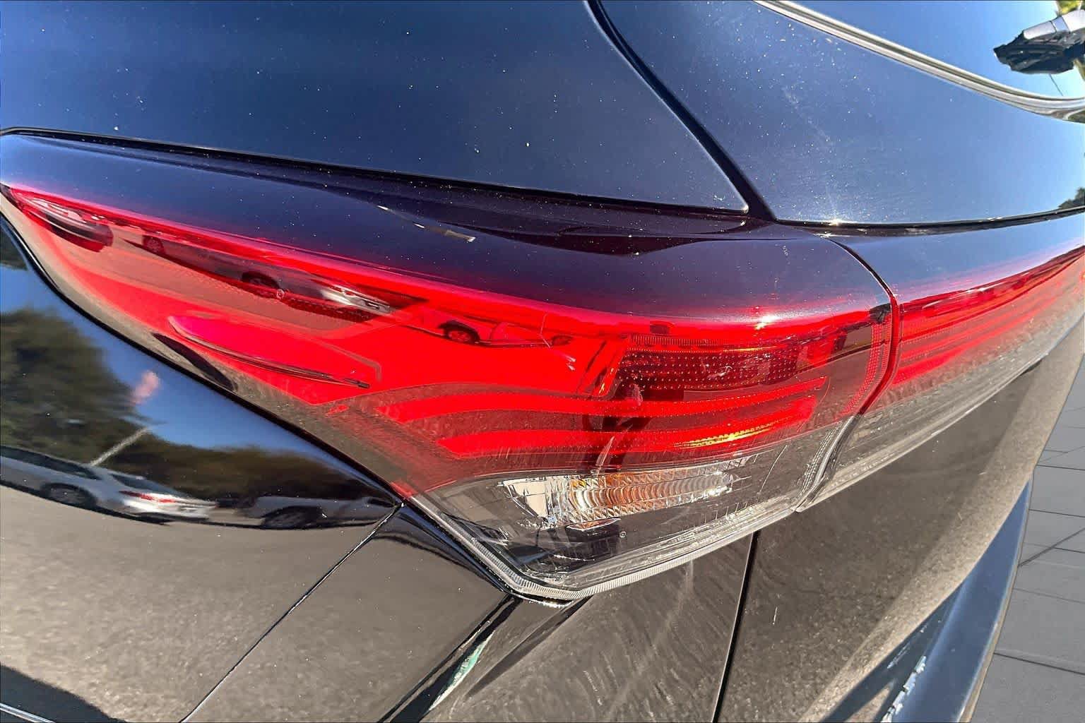 Used 2023 Toyota Highlander XLE FWD image 29