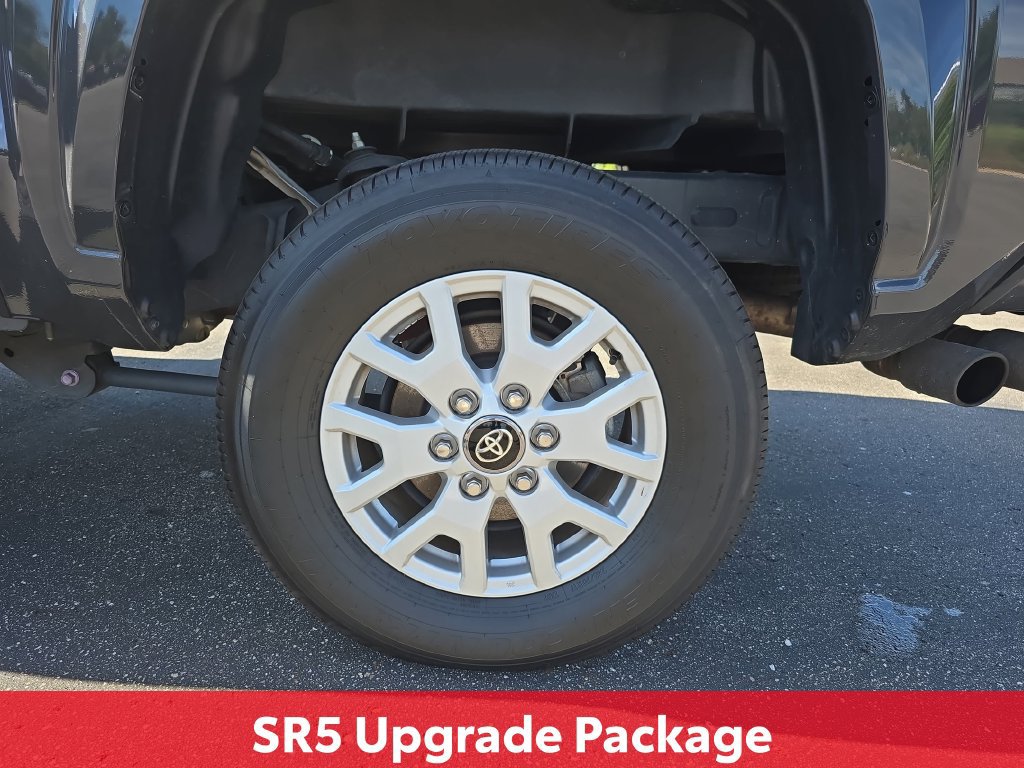 Certified 2025 Toyota Tacoma SR5 AWD/4WD image 36