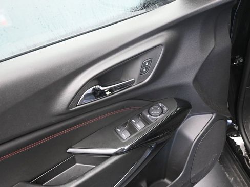 Certified 2026 Chevrolet Trax RS w/ Driver Confidence Package image 25