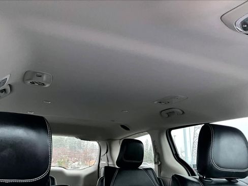 Used 2024 Chrysler Pacifica Select image 30