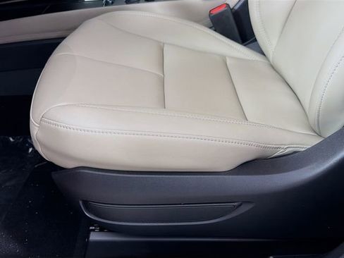 New 2026 Lincoln Corsair Premiere image 20